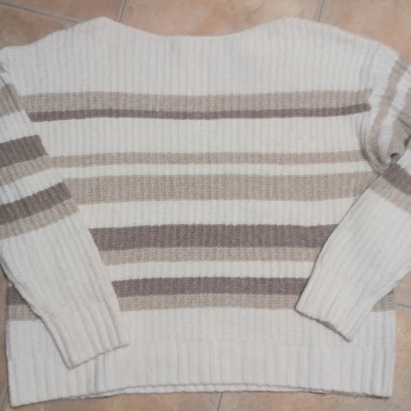 Old Navy Sweater - Picture 1 of 10
